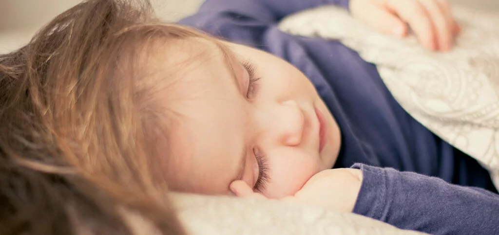Capricci e Risvegli Notturni: Strategie per Migliorare il Sonno Infantile